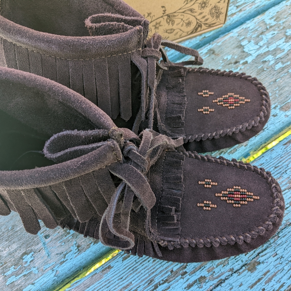 Manitobah Mukluks Harvester Purple Dark Plum Brown Moccasins